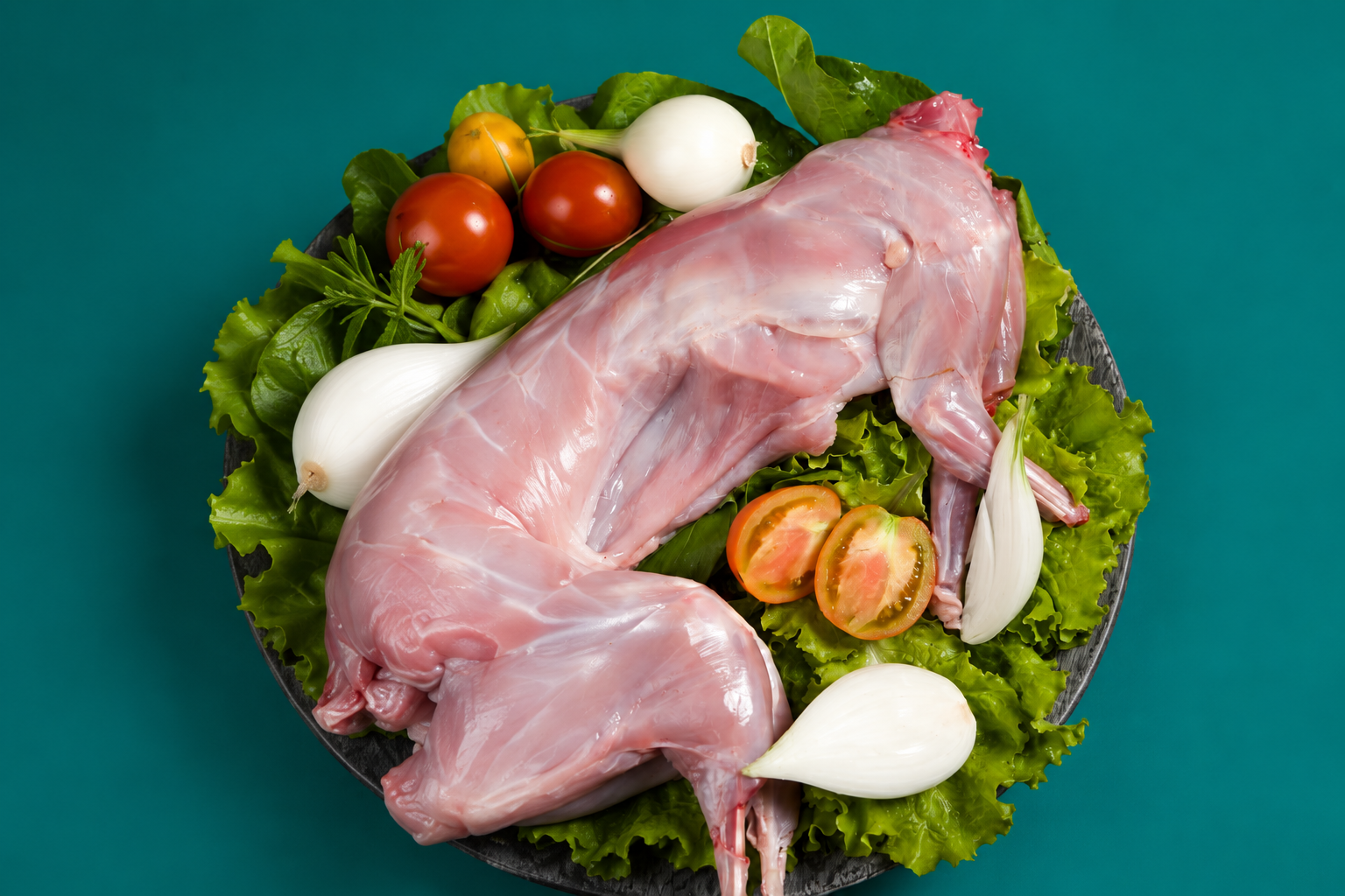أرنب كامل طازج